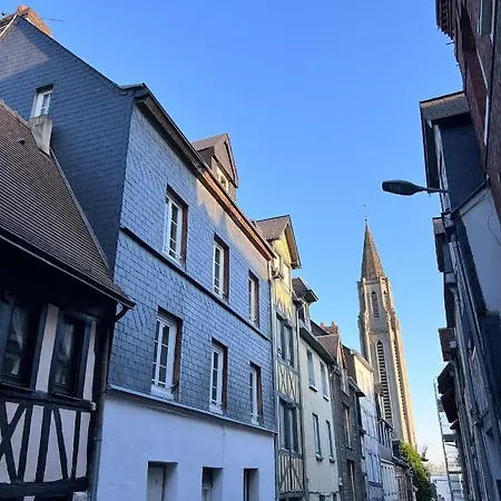 Saint Nicaise Apartment *